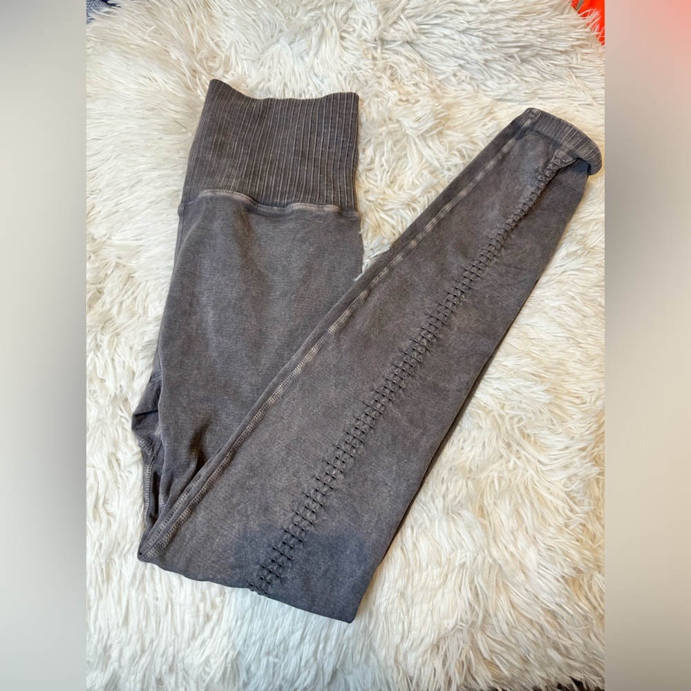 NWOT! FREE PEOPLE x MOVEMENT GOOD KARMA LEGGINGS